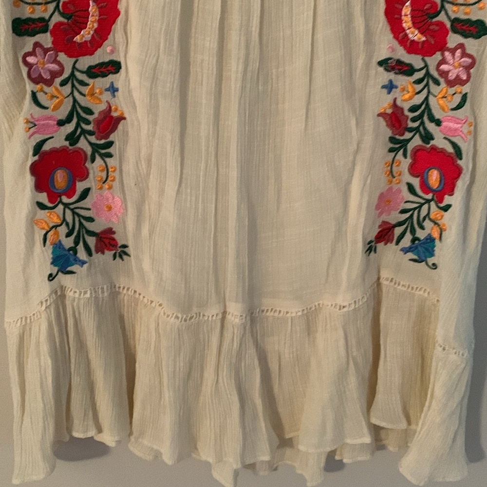 Embroidered Cream Floral Short-Sleeve Peasant Top - Picture 5 of 10
